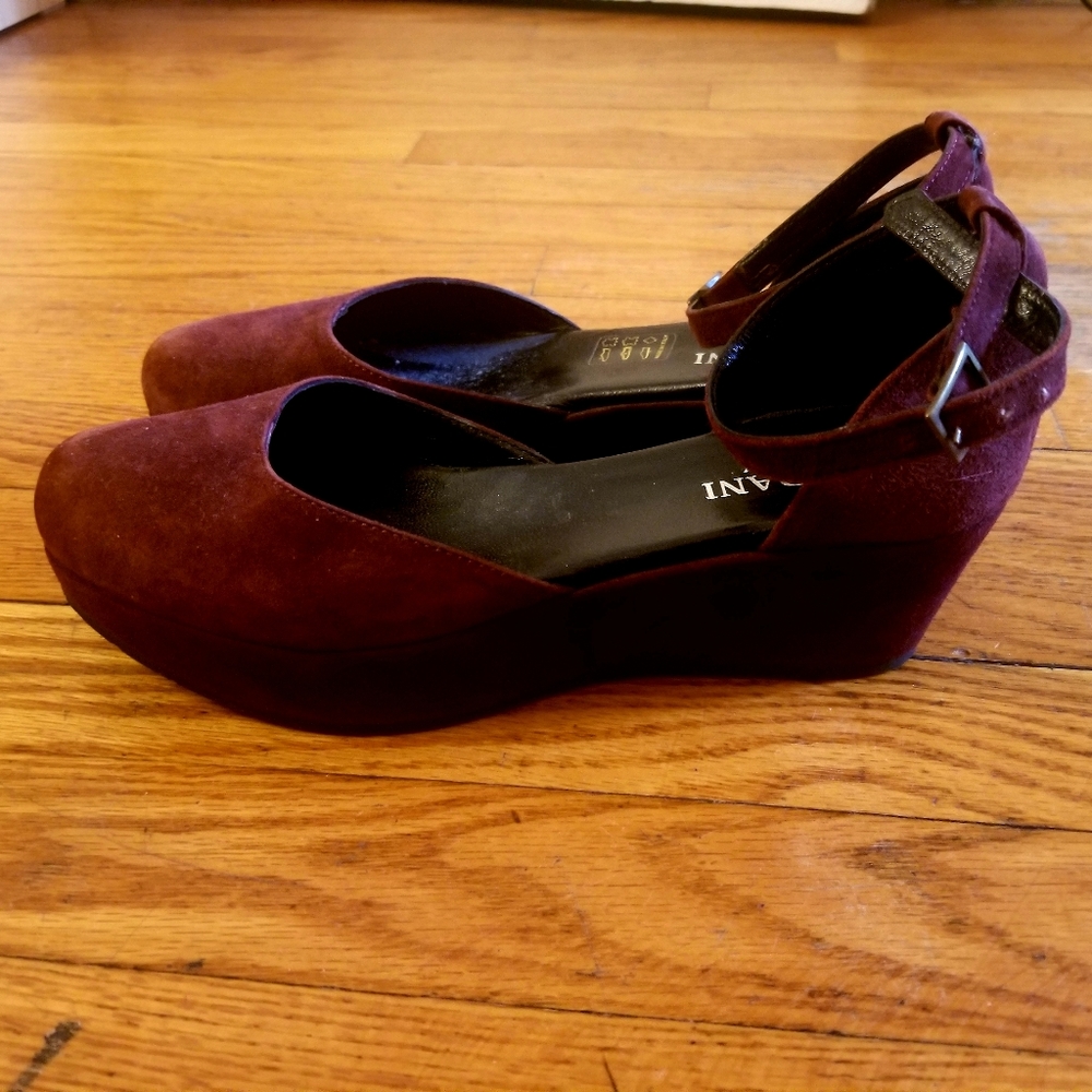 Cordani platforms with ankle strap